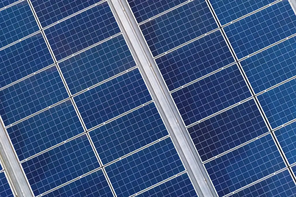 Solution photovoltaïque pour toitures industrielles